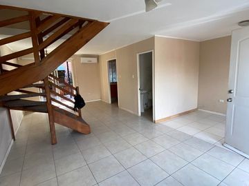 SE ARRIENDA CASA 4D Y 2B EN  FLORES DE PUCARÁ, TALCA, MAULE.
