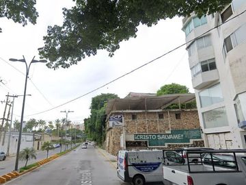 REMATO AMPLIA CASA EN UNA DE LAS MEJORES PLAYAS DE...
