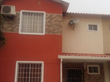 SE VENDE CASA EN MALAGA 1 - VIA SALITRE
