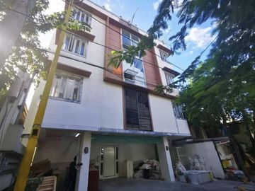 Ideal for POGO Workers! Staff Building for lease in...