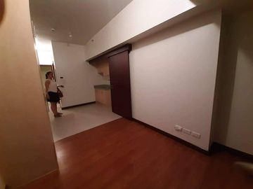 condo Unit Rent to own makati city area For sale Rent to...