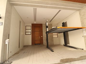 House and Lot For Sale in San Juan with 4 Bedrooms and 3...