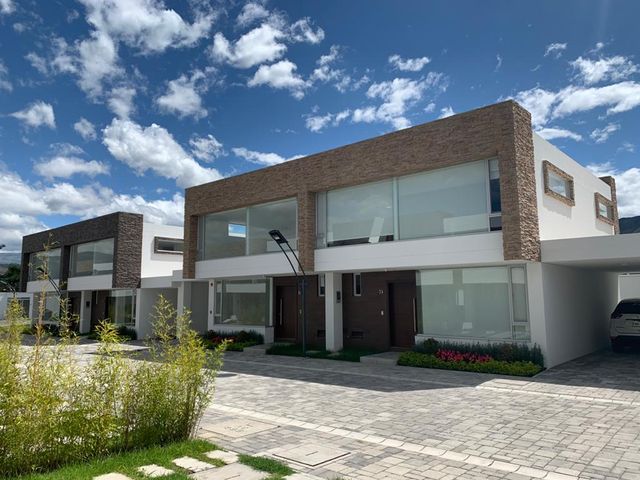 VILLA VENTURA