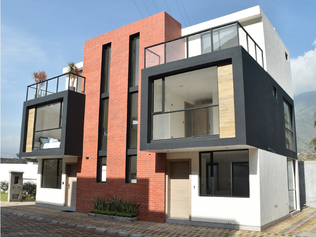 Conjunto Casas KATARA - Sector Pomasqui, Av. Simon Bolivar y Marietta Veintimilla